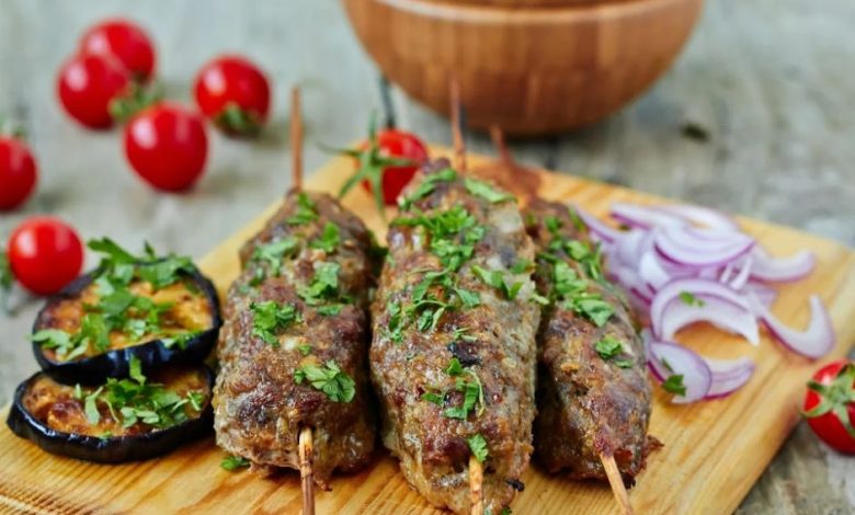 طرز تهیه آدانا کباب یک کباب خوشمزه ترکیه ای به صورت آسان