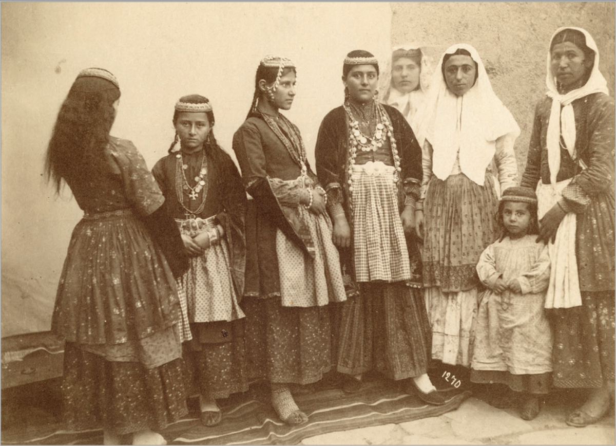 زنان اقلیت های دینی در دوره قاجار