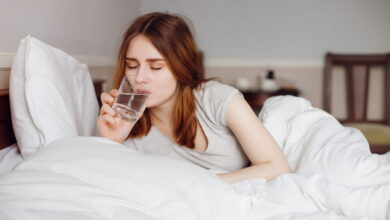 فواید نوشیدن آب قبل از خواب