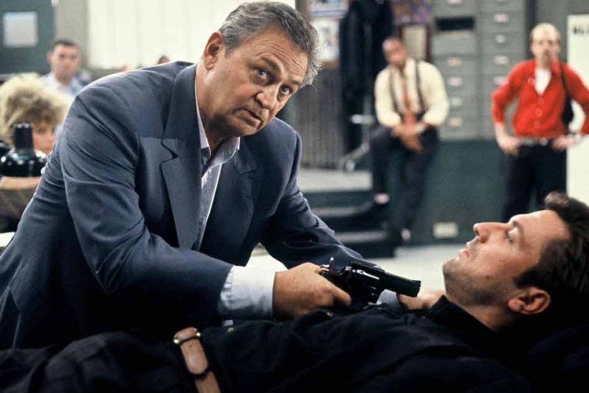 بازیگر نقش کمیسر ناوارو