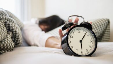 عوارض دیر خوابیدن در شب