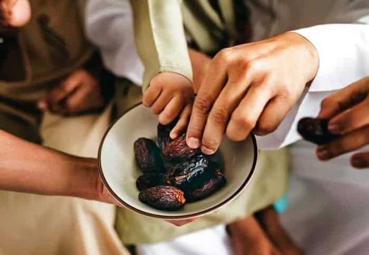 دلیل افطار کردن با خرما در ماه رمضان