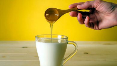 عوارض عسل و شیر گرم