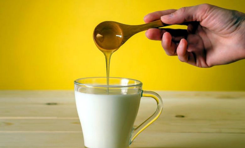 عوارض عسل و شیر گرم