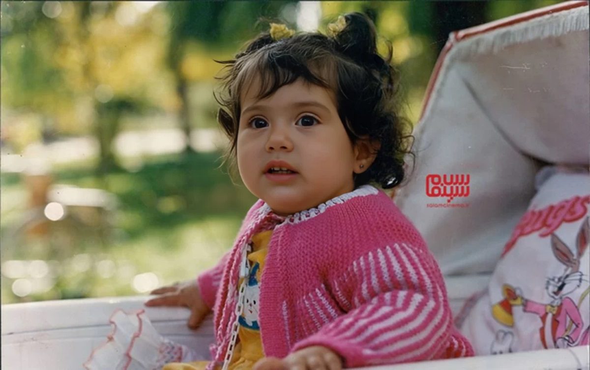 پریسا اکبرنژاد بازیگر نوزاد دو نفر و نصفی