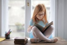 چطور کودک را به کتاب خواندن علاقه‌مند کنیم