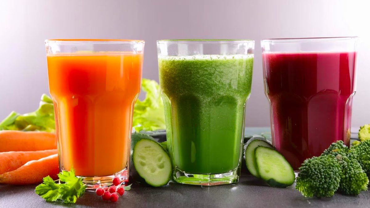 ۷ نوشیدنی آب سبزیجات برای کاهش وزن + طرز تهیه آب سبزیجات برای کاهش وزن