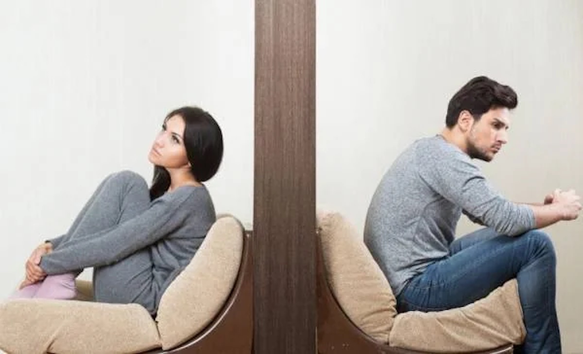نشانه های عشق اجباری