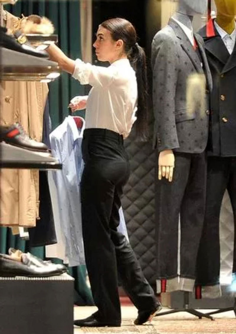 عکس جورجینا در استخر