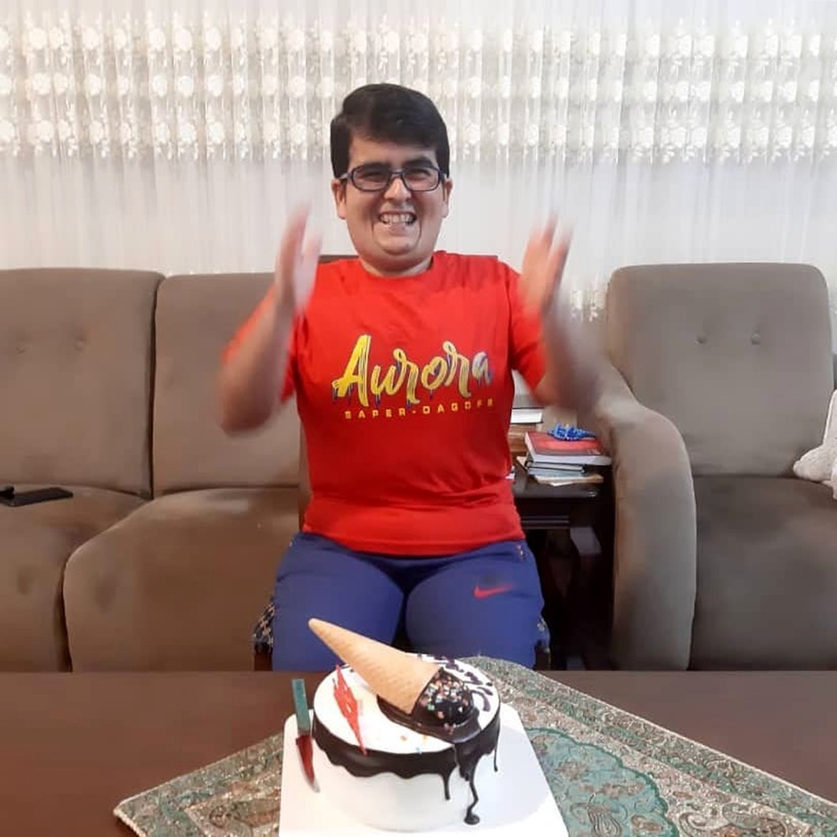 دبیر فیزیک سریال پایتخت