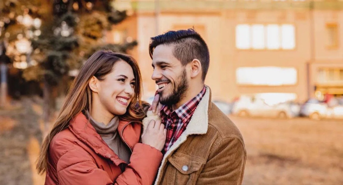 نشانه های زنی که عاشق شما شده