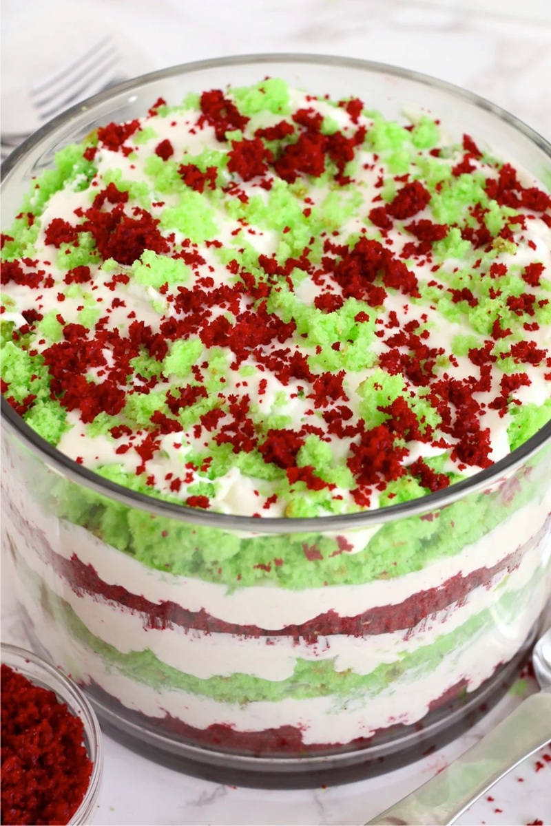 اگر برای شب یلدا به دنبال سرو دسری سبک و رژیمی هستید با طعم فوق العاده هستید+طرز تهیه دسری سبک و رژیمی