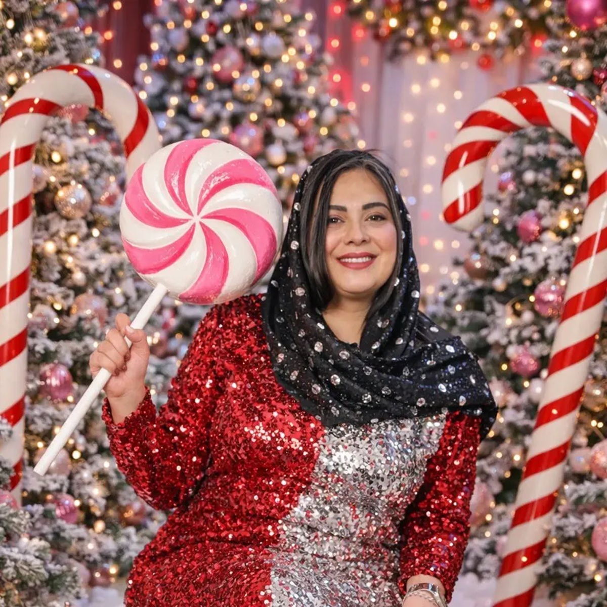 عکس روشنک عجمیان