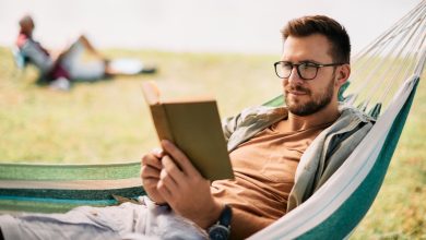 نشانه افراد کتاب خوان