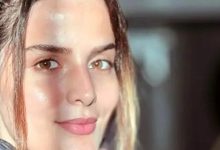 غزاله اکرمی با چادر نماز سفید